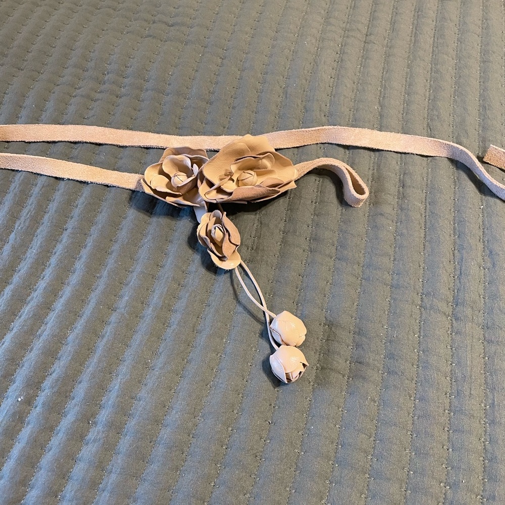 Flower belt